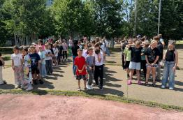 Сегодня, 19.06.25г. В ЛТП "Весёлый улей" прошел день безопасности, цель которого была познакомить детей с чрезвычайными ситуациями и порядком действия при их возникновении, обобщить знания о стихийных бедствиях, проверить умения детей практически применять полученные знания, способствовать воспитанию ответственного отношения к своей жизни и здоровью.